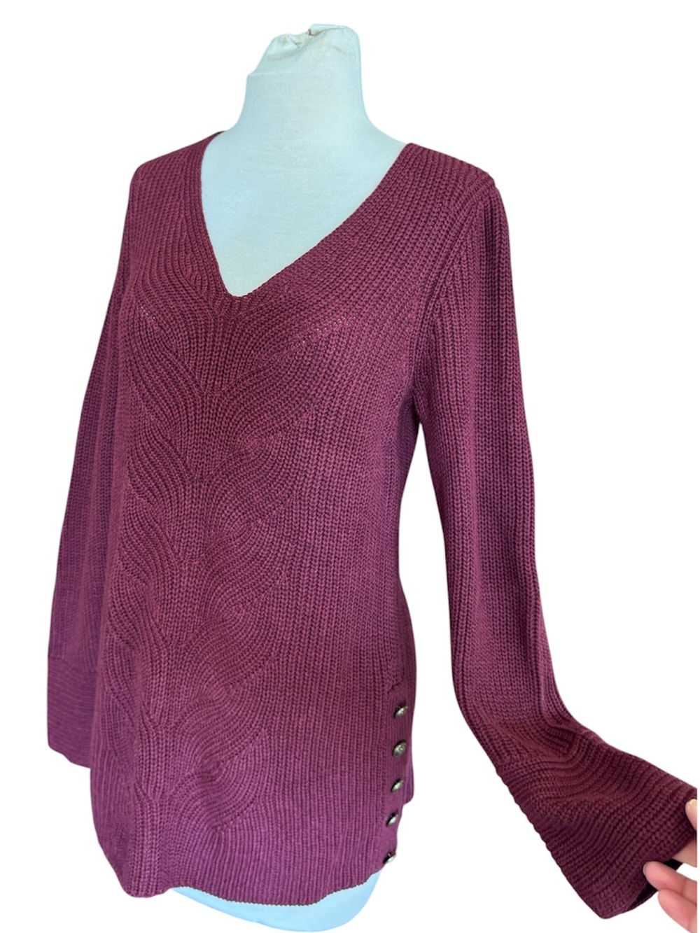 V Neck Cable Knit Sweater Side Button Shaker Burgundy Women’s Medium